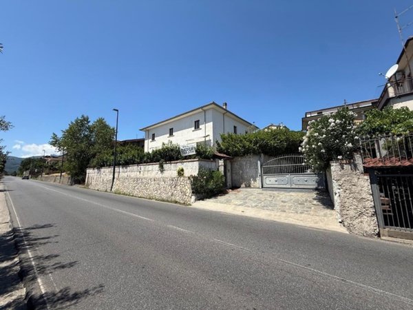 casa indipendente in vendita a Mendicino in zona Pasquali