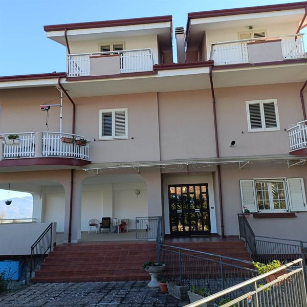 appartamento in vendita a Mendicino in zona Tivolille