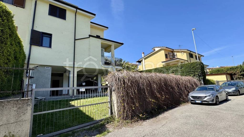 casa indipendente in vendita a Mendicino