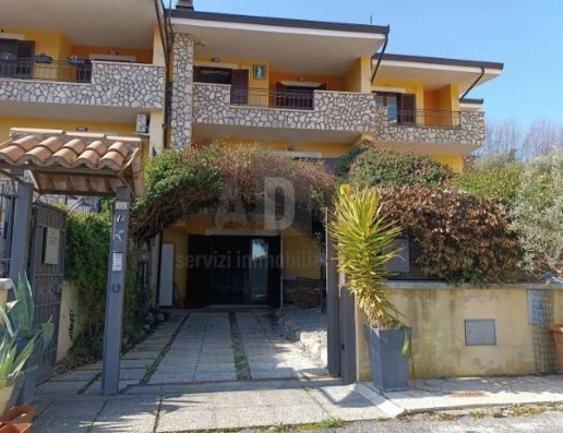 casa indipendente in vendita a Mendicino in zona Tivolille