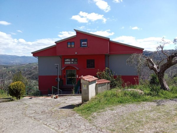 casa indipendente in vendita a Mendicino in zona Rosario