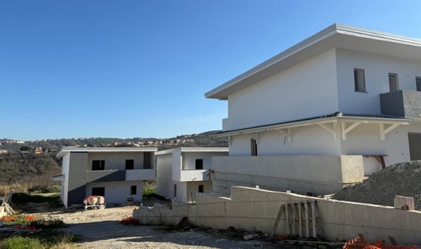 casa indipendente in vendita a Mendicino in zona Pasquali