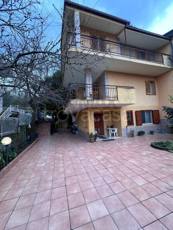 casa indipendente in vendita a Mendicino in zona Pasquali