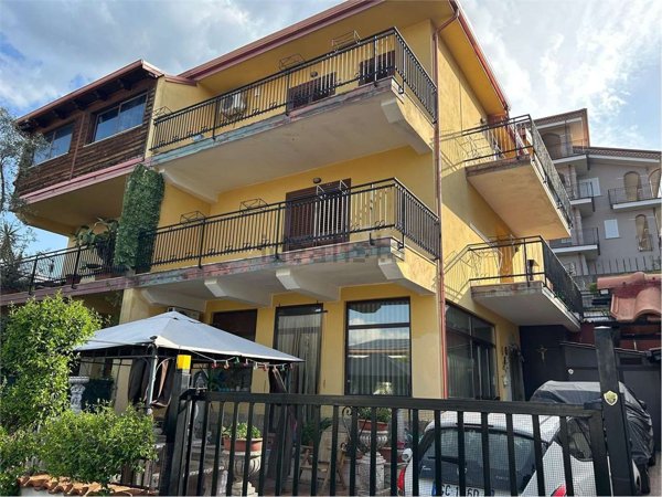 casa indipendente in vendita a Mendicino