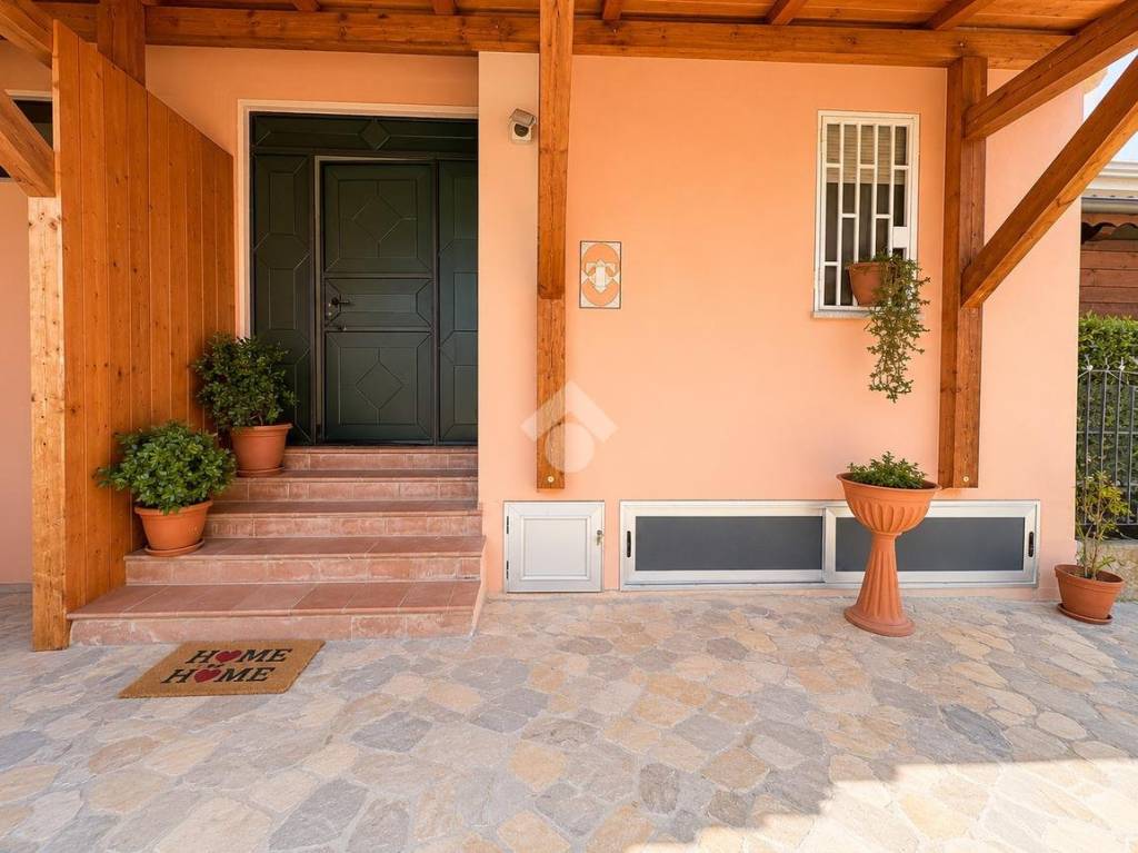 casa indipendente in vendita a Mendicino