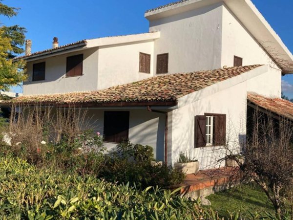 casa indipendente in vendita a Mendicino in zona Pasquali