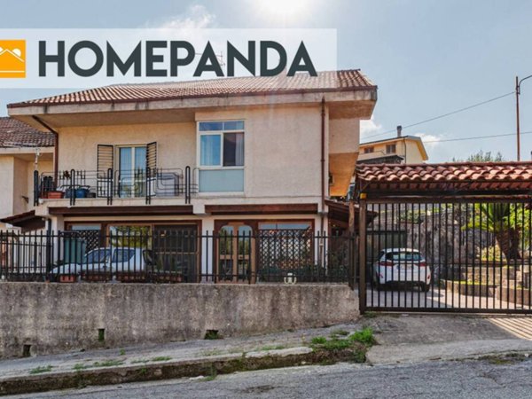 casa indipendente in vendita a Mendicino in zona Tivolille