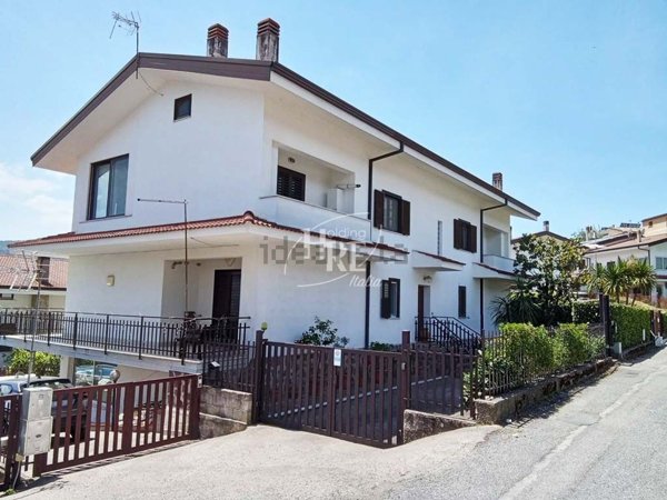 appartamento in vendita a Mendicino in zona Pasquali