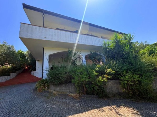 casa indipendente in vendita a Mendicino in zona Pasquali