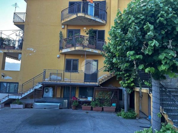 casa indipendente in vendita a Mendicino