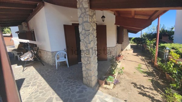casa indipendente in vendita a Mendicino in zona San Bartolo
