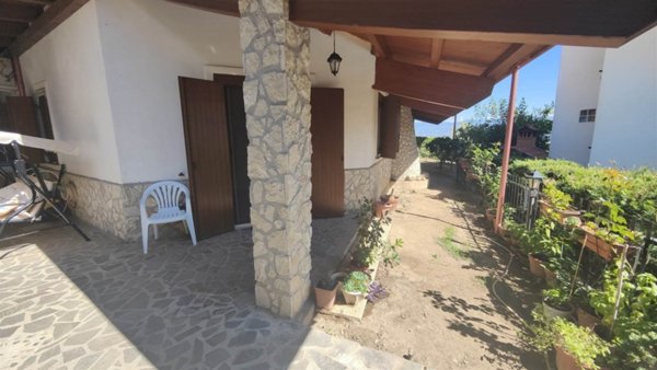 casa indipendente in vendita a Mendicino in zona San Bartolo