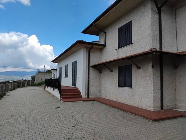 casa indipendente in vendita a Mendicino in zona Malaugello