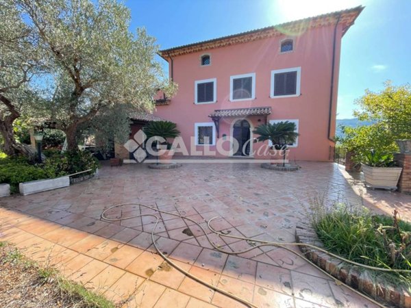 casa indipendente in vendita a Mendicino in zona Candelisi