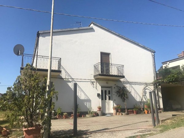 casa indipendente in vendita a Mongrassano