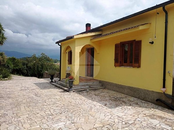 casa indipendente in vendita a Montalto Uffugo