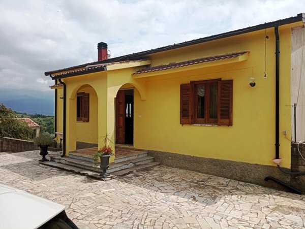 casa indipendente in vendita a Montalto Uffugo