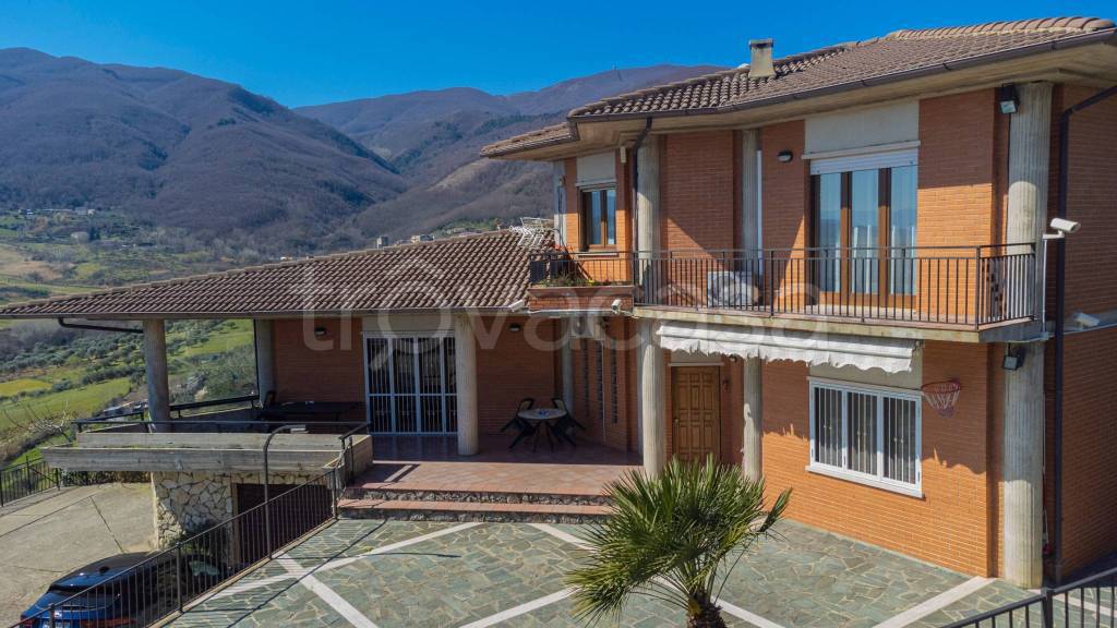 casa indipendente in vendita a Montalto Uffugo