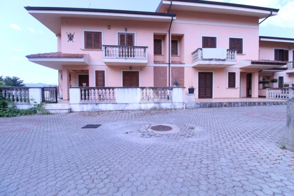 casa indipendente in vendita a Montalto Uffugo