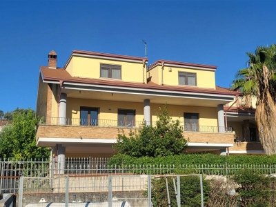 casa indipendente in vendita a Montalto Uffugo in zona Taverna