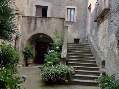 intera palazzina in vendita a Montalto Uffugo in zona Vaccarizzo