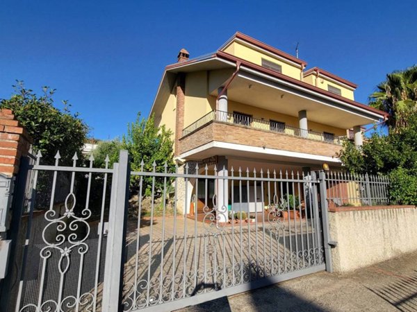 casa indipendente in vendita a Montalto Uffugo