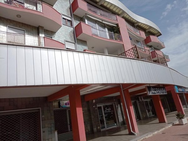 locale commerciale in vendita a Montalto Uffugo in zona Settimo