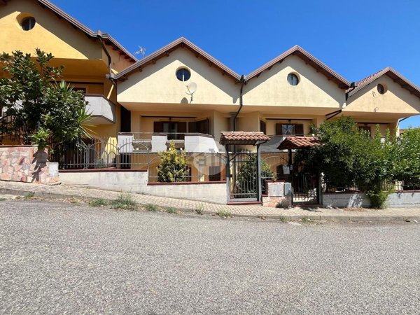 casa indipendente in vendita a Montalto Uffugo