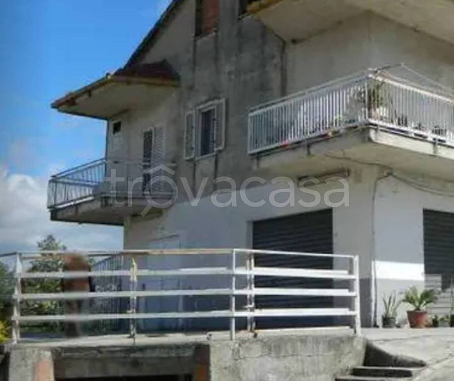 locale commerciale in vendita a Montalto Uffugo in zona Taverna