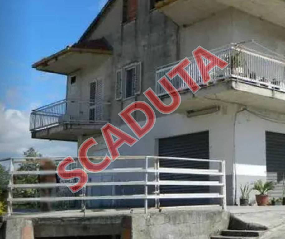 locale commerciale in vendita a Montalto Uffugo in zona Taverna