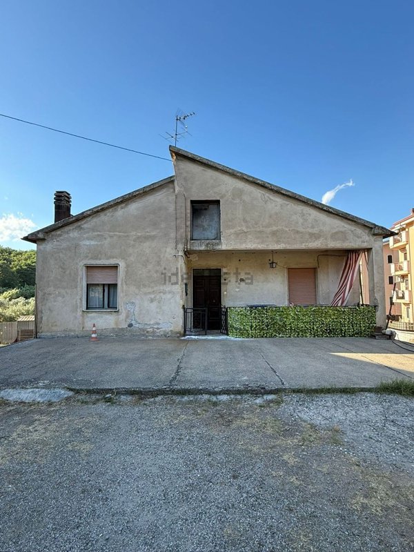casa indipendente in vendita a Montalto Uffugo in zona Salerni