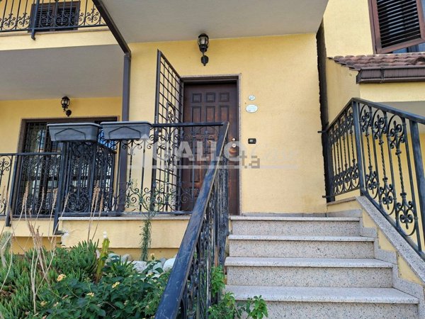 casa indipendente in vendita a Montalto Uffugo