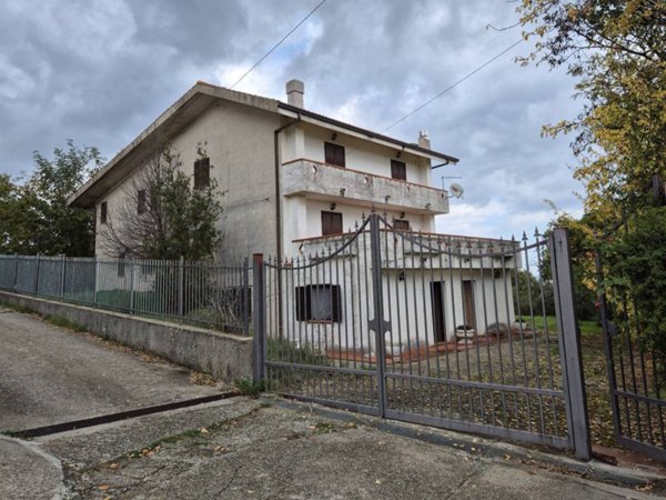 casa indipendente in vendita a Montalto Uffugo