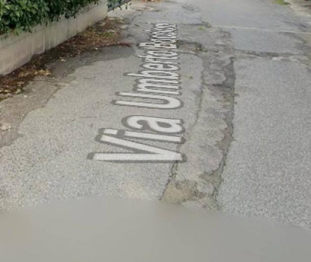 locale commerciale in vendita a Montalto Uffugo