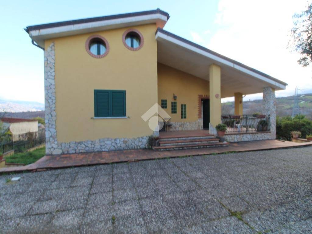 casa indipendente in vendita a Montalto Uffugo