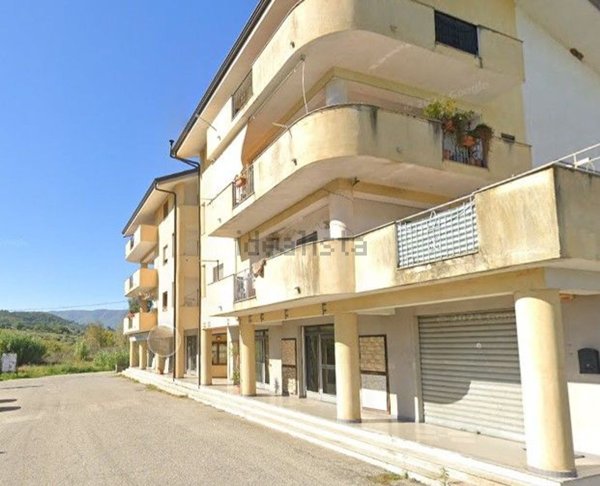 locale di sgombero in vendita a Montalto Uffugo in zona Taverna