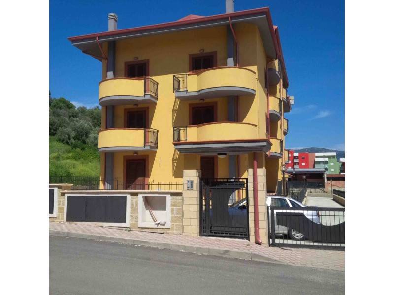 box auto in vendita a Montalto Uffugo in zona Settimo