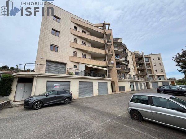 box auto in vendita a Montalto Uffugo in zona Settimo