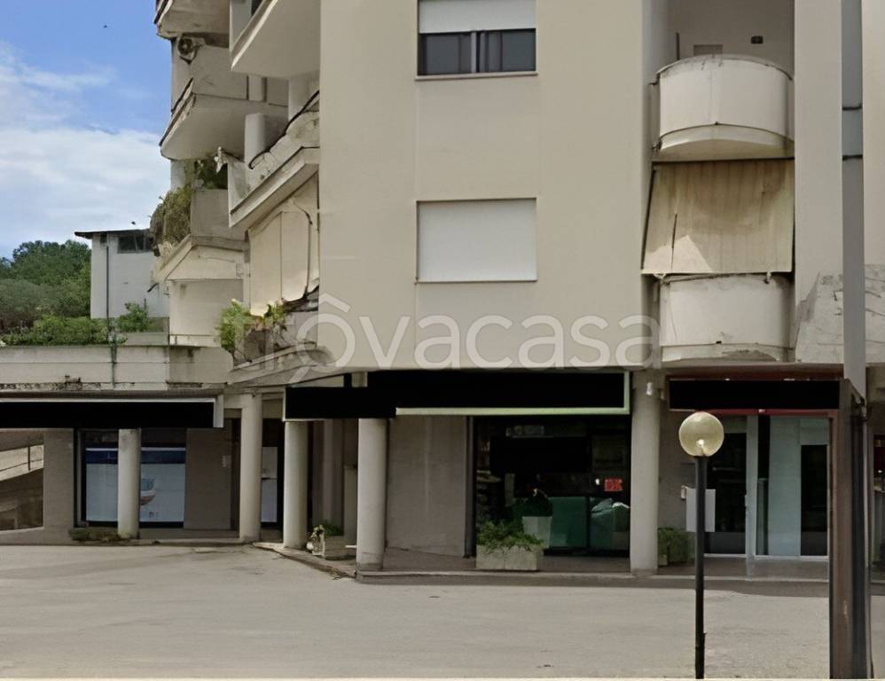 locale commerciale in vendita a Montalto Uffugo in zona Settimo