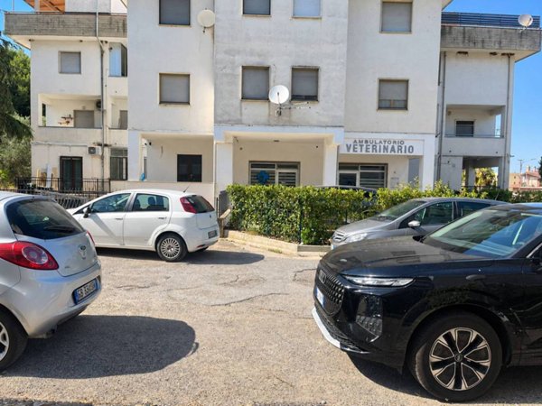locale di sgombero in vendita a Montalto Uffugo