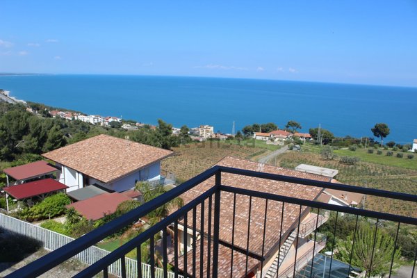 appartamento in vendita a Montegiordano