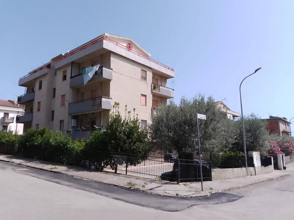 appartamento in vendita a Montegiordano