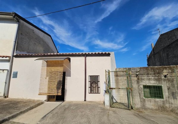 appartamento in vendita a Montegiordano in zona Montegiordano Marina