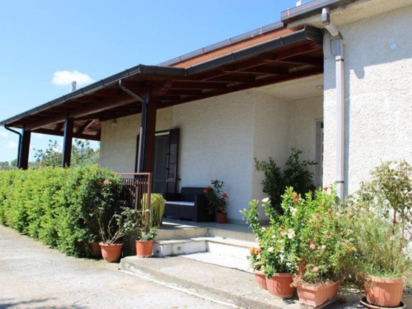 casa indipendente in vendita a Montegiordano