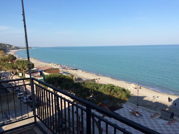 appartamento in vendita a Montegiordano in zona Montegiordano Marina