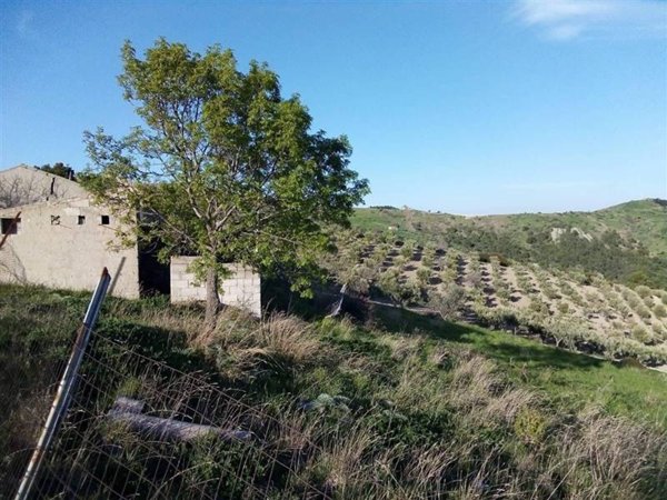 casa indipendente in vendita a Montegiordano