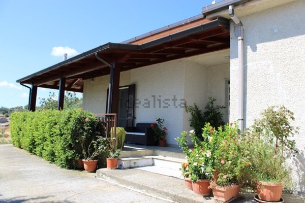 casa indipendente in vendita a Montegiordano