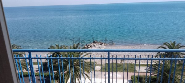 appartamento in vendita a Montegiordano in zona Montegiordano Marina