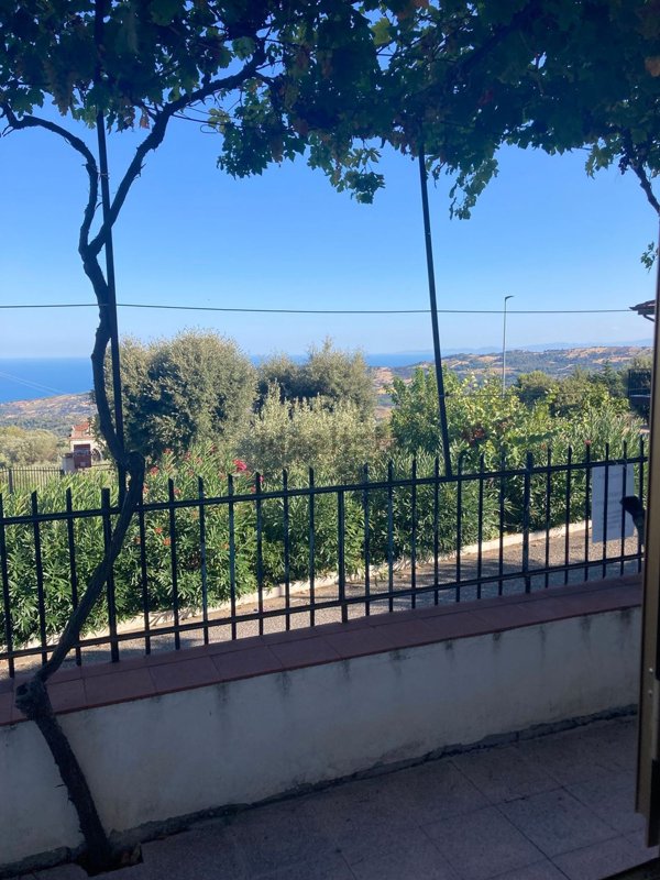 appartamento in vendita a Montegiordano in zona Montegiordano Marina