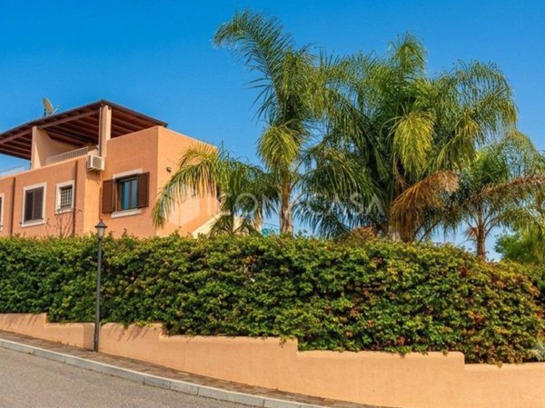 casa indipendente in vendita a Montegiordano in zona Montegiordano Marina